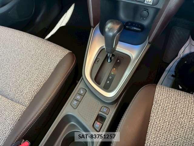 Toyota YARIS CROSS 2020-12 7227743-11