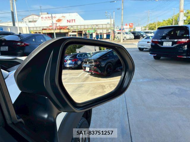 Toyota YARIS CROSS 2020-12 7227743-15