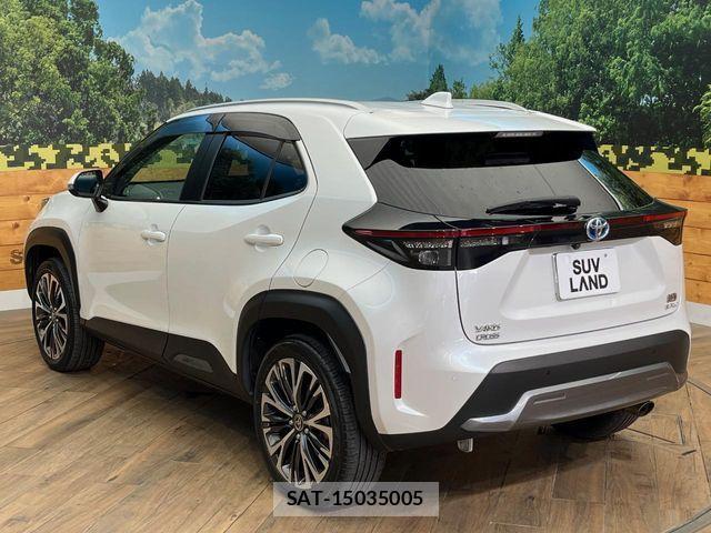 Toyota YARIS CROSS 2023-03 7252983-18