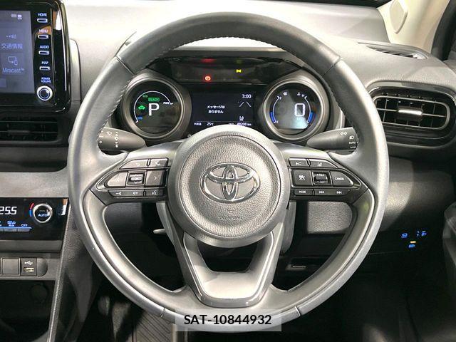 Toyota YARIS CROSS 2022-07 7252994-10