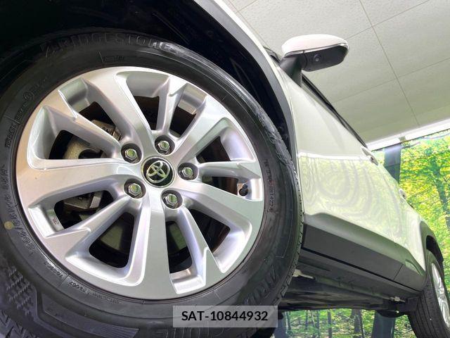 Toyota YARIS CROSS 2022-07 7252994-12