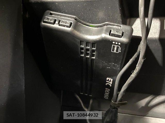 Toyota YARIS CROSS 2022-07 7252994-5