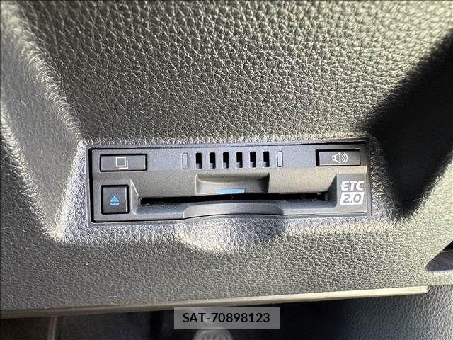 Toyota YARIS CROSS 2022-03 7252996-13