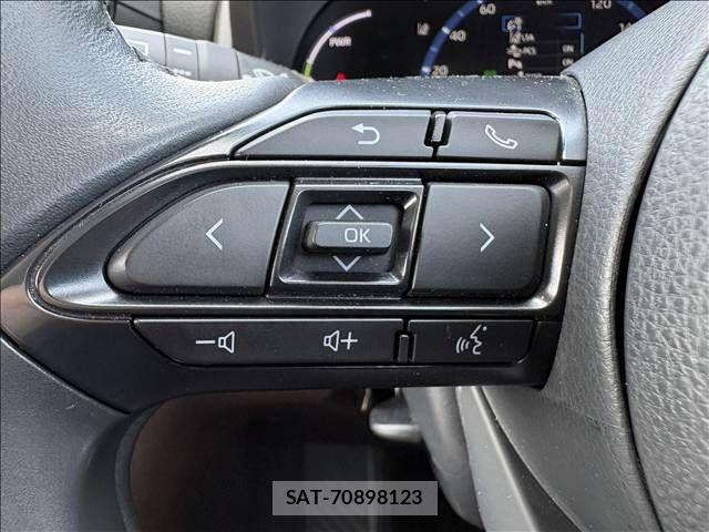 Toyota YARIS CROSS 2022-03 7252996-14
