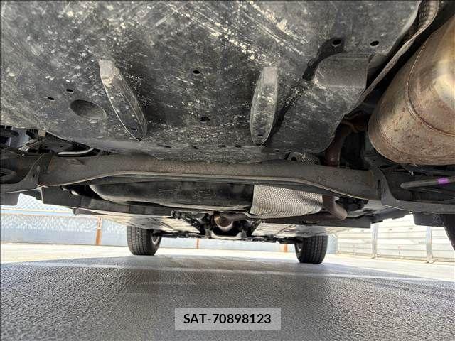 Toyota YARIS CROSS 2022-03 7252996-19