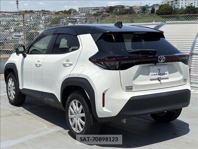 Toyota YARIS CROSS 2022-03 7252996-23
