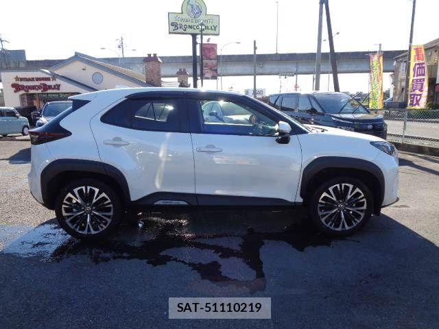 Toyota YARIS CROSS 2021-11 7252991-19