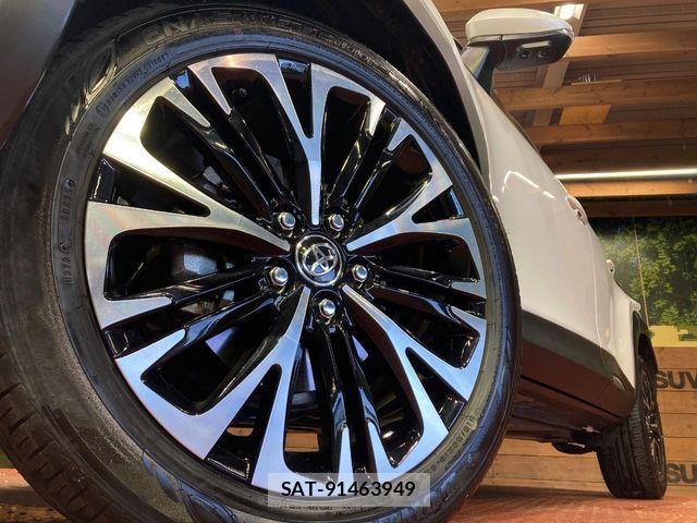 Toyota YARIS CROSS 2025-04 7252982-12