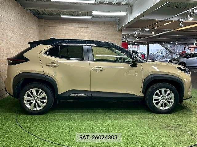 Toyota YARIS CROSS 2021-12 7252992-17