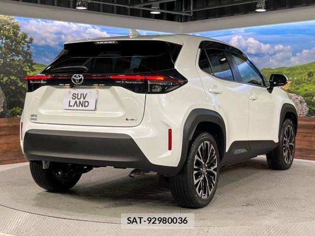 Toyota YARIS CROSS 2024-03 7252986-16