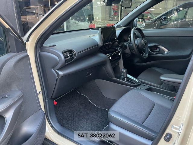 Toyota YARIS CROSS 2024-03 7252984-15