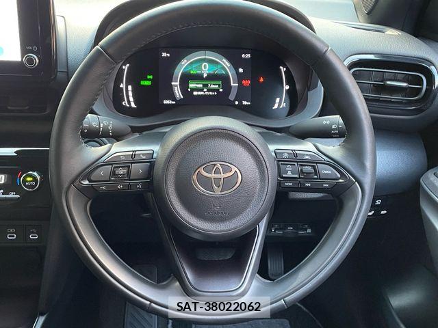 Toyota YARIS CROSS 2024-03 7252984-18