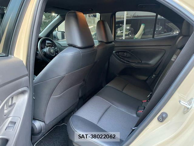 Toyota YARIS CROSS 2024-03 7252984-23