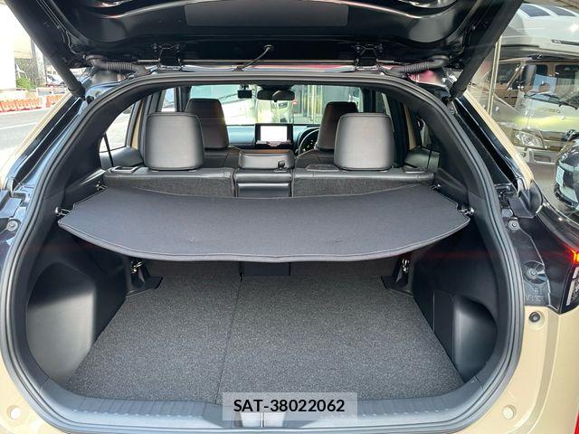 Toyota YARIS CROSS 2024-03 7252984-25