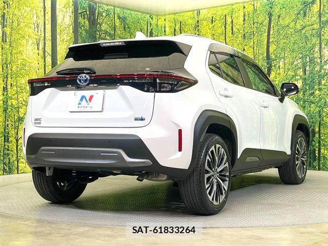 Toyota YARIS CROSS 2023-06 7261885-16