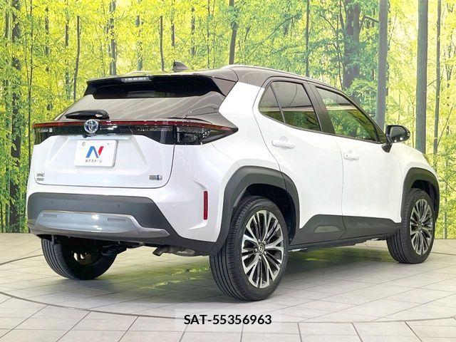 Toyota YARIS CROSS 2023-03 7273349-15