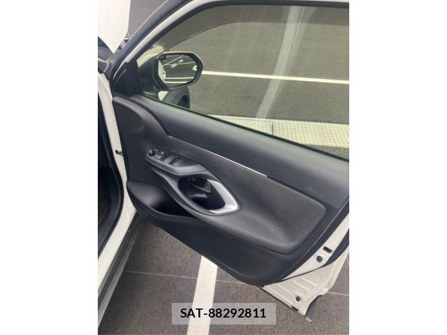 Toyota YARIS CROSS 2020-09 7273356-16