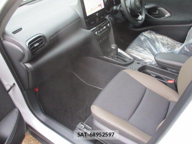 Toyota YARIS CROSS 2026-05 7331482-15