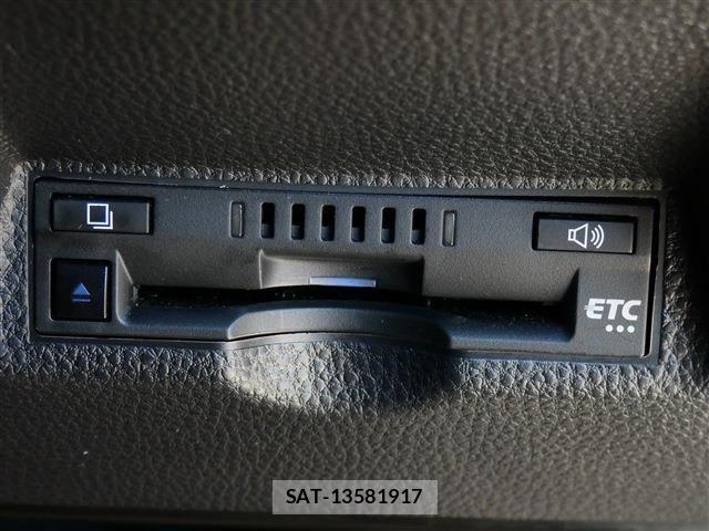 Toyota YARIS CROSS 2022-06 7331501-16