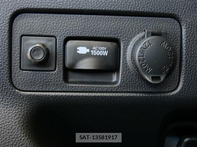 Toyota YARIS CROSS 2022-06 7331501-27