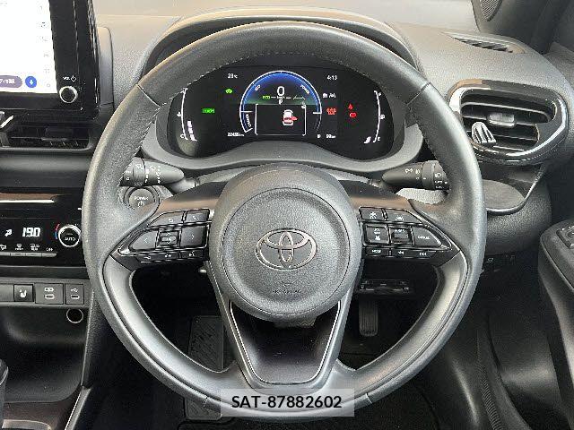 Toyota YARIS CROSS 2024-06 7331485-13