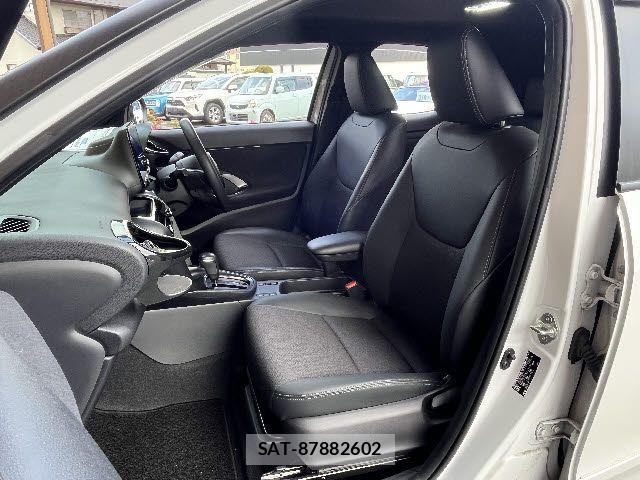 Toyota YARIS CROSS 2024-06 7331485-18