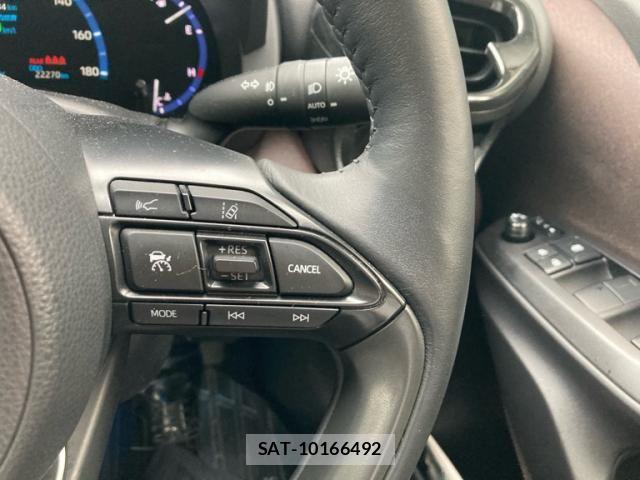 Toyota YARIS CROSS 2022-03 7331523-14