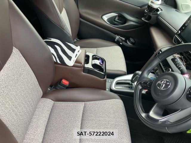 Toyota YARIS CROSS 2021-08 7331534-12