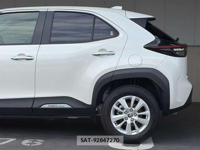 Toyota YARIS CROSS 2020-10 7331525-26