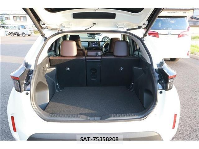 Toyota YARIS CROSS 2021-08 7331488-13