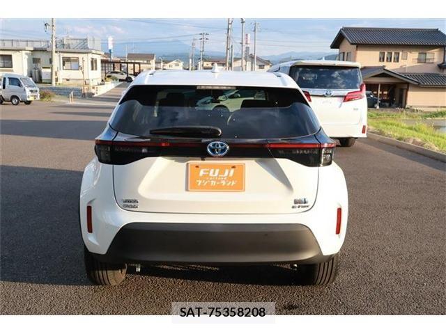 Toyota YARIS CROSS 2021-08 7331488-17