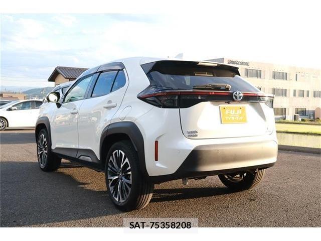 Toyota YARIS CROSS 2021-08 7331488-19