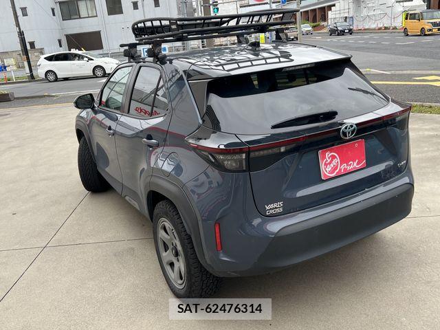 Toyota YARIS CROSS 2024-06 7331512-11