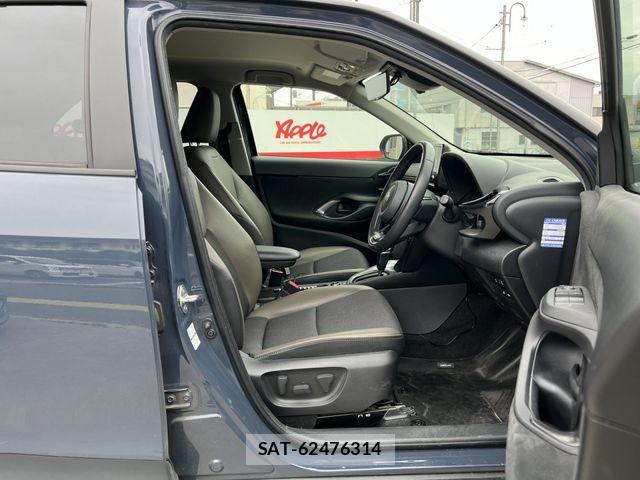 Toyota YARIS CROSS 2024-06 7331512-12