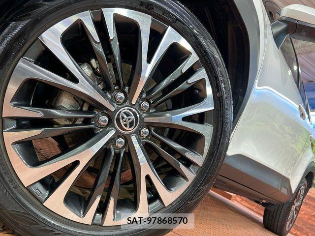 Toyota YARIS CROSS 2023-11 7331487-13
