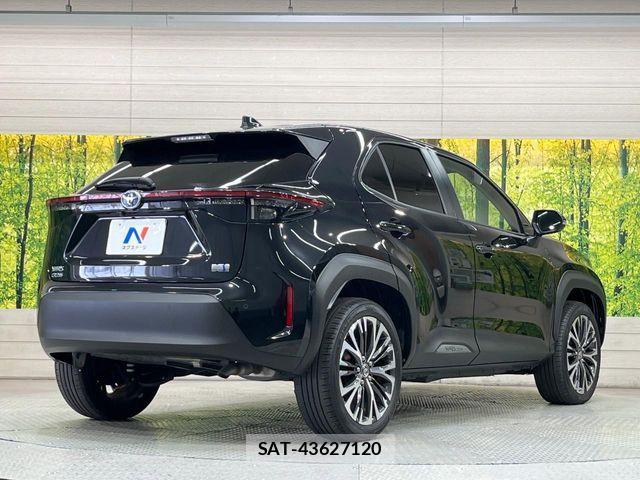 Toyota YARIS CROSS 2021-08 7360694-16