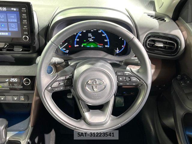 Toyota YARIS CROSS 2022-03 7360690-10