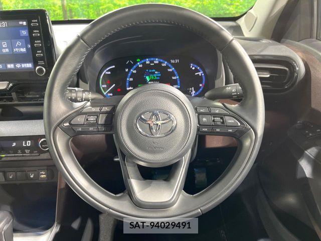 Toyota YARIS CROSS 2021-07 7360697-10