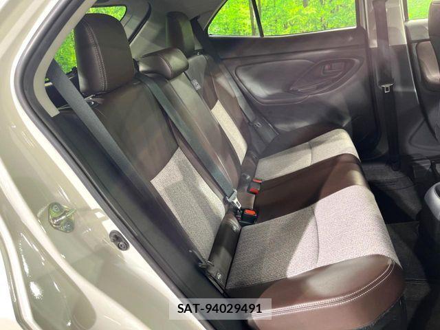 Toyota YARIS CROSS 2021-07 7360697-8