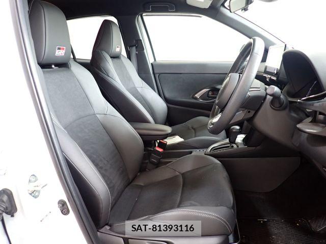 Toyota YARIS CROSS 2024-11 7360679-21