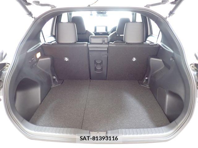 Toyota YARIS CROSS 2024-11 7360679-23