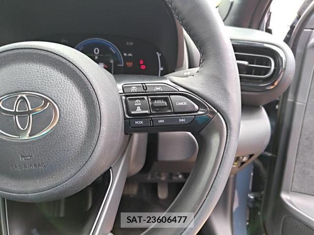Toyota YARIS CROSS 2025-02 7360686-15