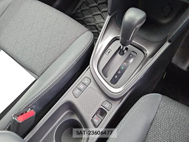 Toyota YARIS CROSS 2025-02 7360686-17