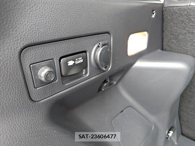 Toyota YARIS CROSS 2025-02 7360686-26
