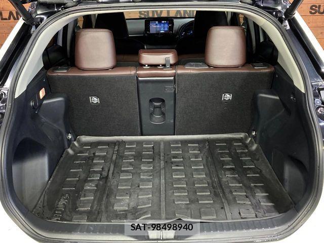Toyota YARIS CROSS 2021-07 7360695-9