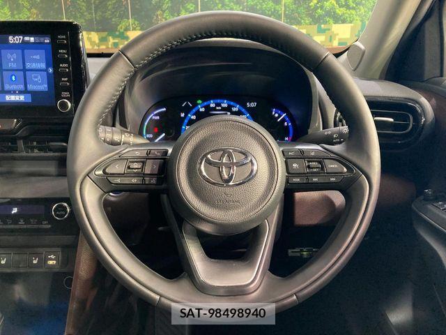 Toyota YARIS CROSS 2021-07 7360695-10