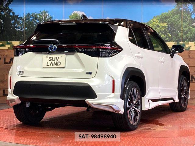 Toyota YARIS CROSS 2021-07 7360695-16