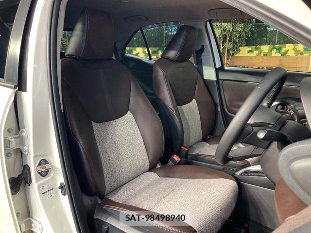 Toyota YARIS CROSS 2021-07 7360695-7
