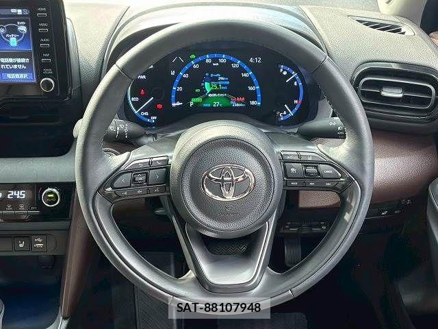 Toyota YARIS CROSS 2023-09 7360693-12