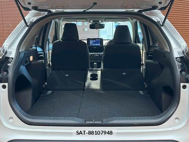 Toyota YARIS CROSS 2023-09 7360693-19